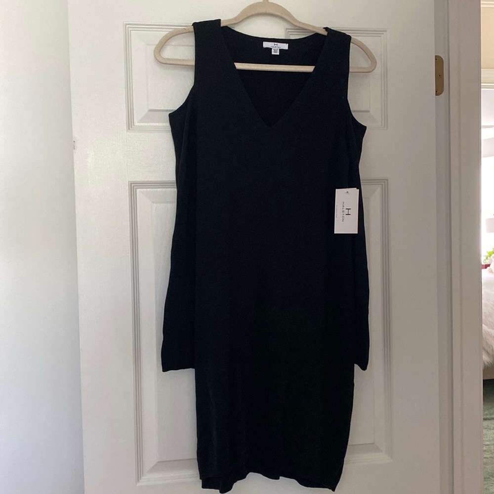 Long sleeve, open shoulder, black Halston sweater dress 🖤